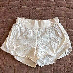 Lululemon Athletica Cream Athletic Shorts Lightweight Elastic Waist